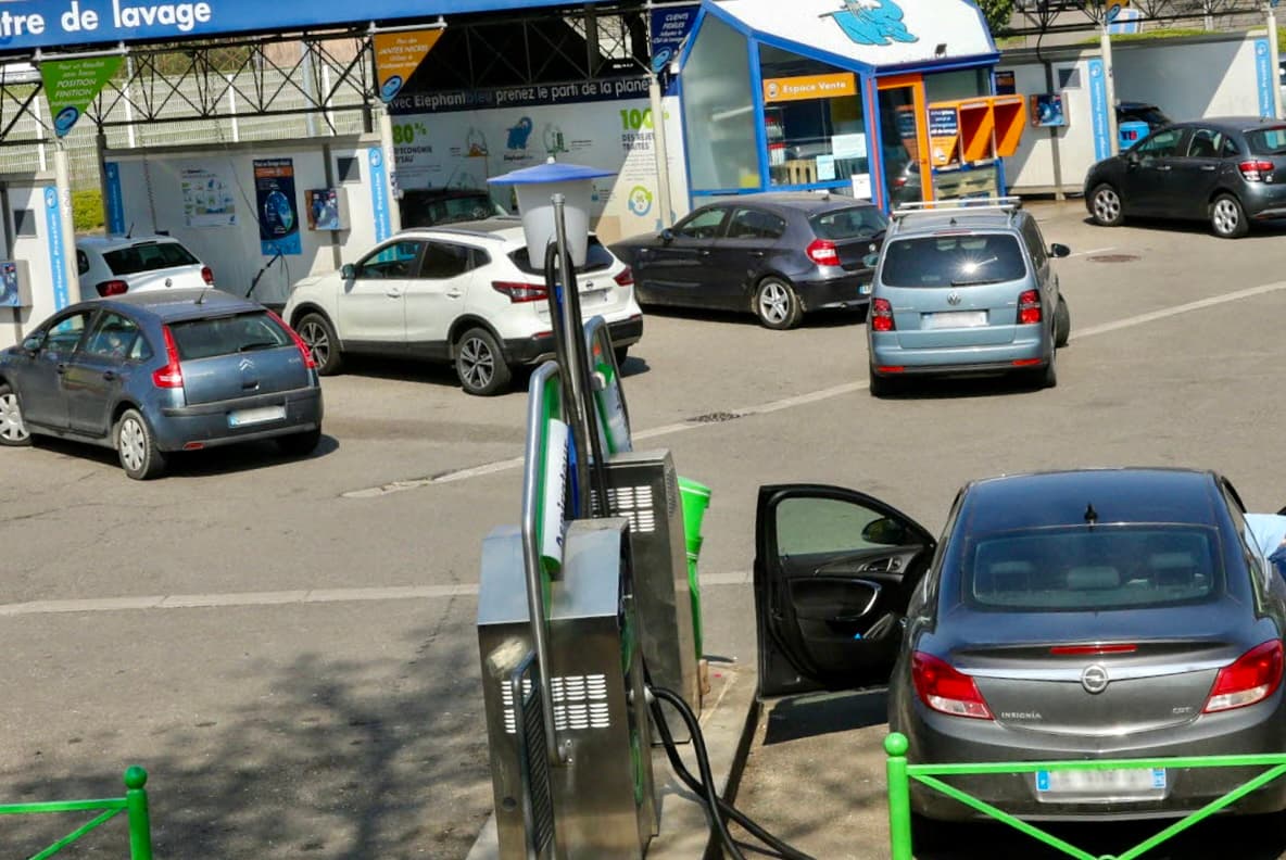 Lavage automatique classique attente